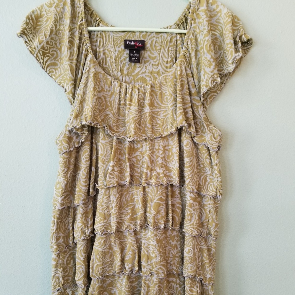 STYLE &CO BLOUSE COLOR GREEN.